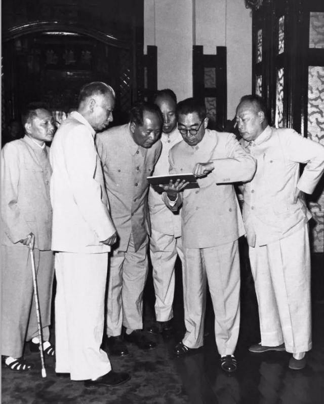 好穿又好搭凉鞋,青年休闲凉鞋搭配