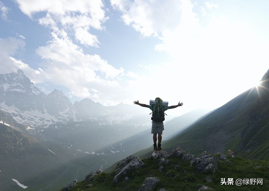重装登山包如何正确使用,登山包束绳的使用方法