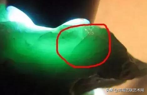 一百多斤的帝王绿原石值多少钱,200块出帝王绿