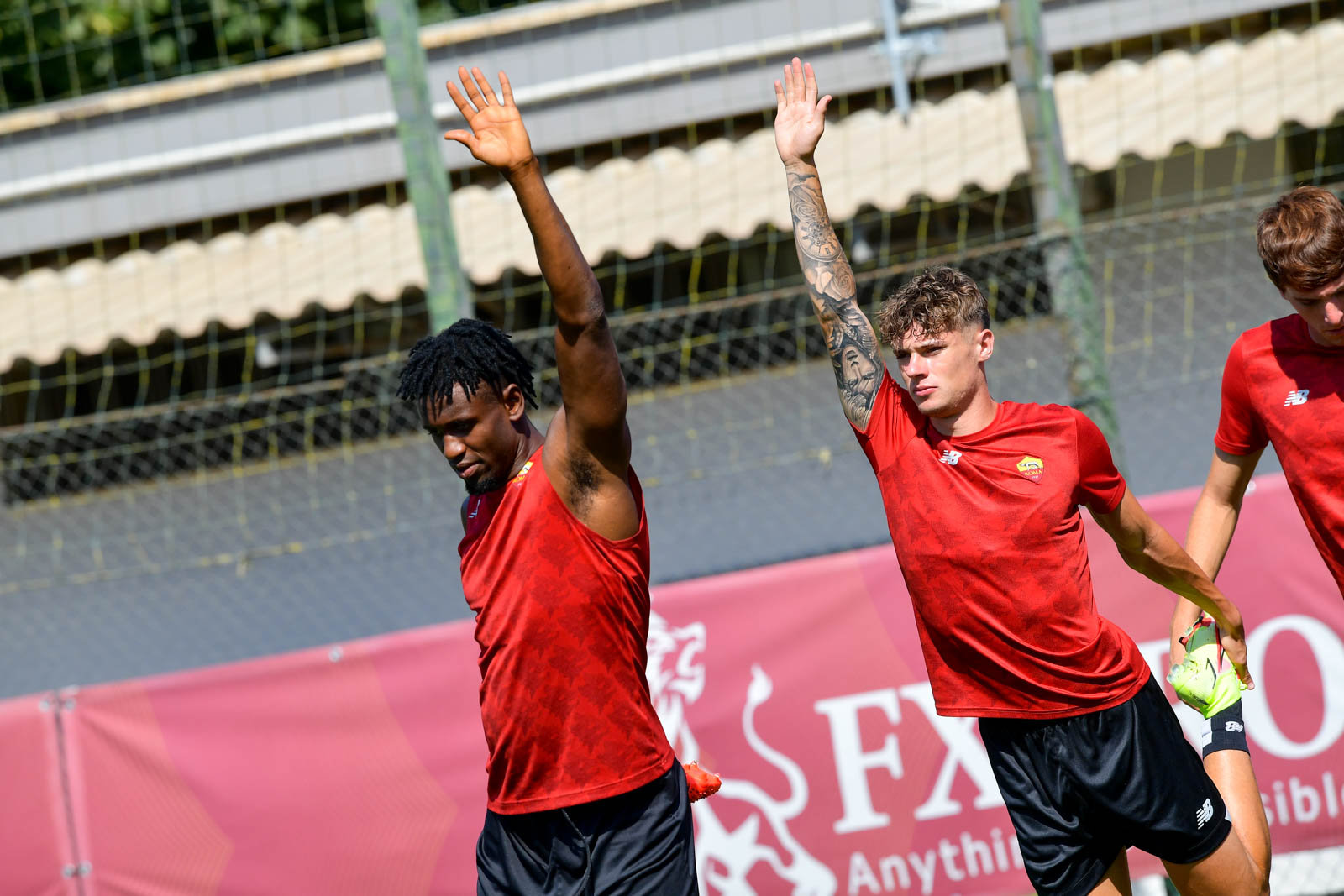 穆里尼奥罗马状态回暖,穆里尼奥重塑后防