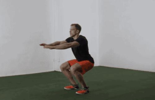 打造紧致臀部？深蹲来帮你！