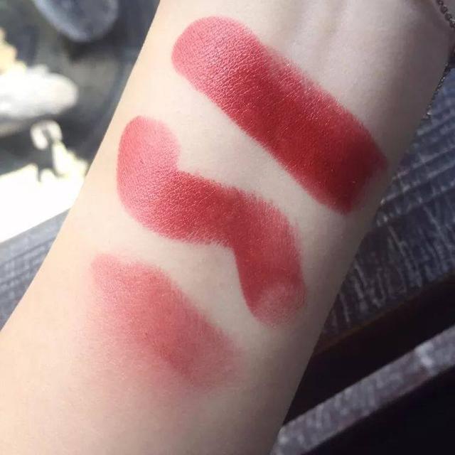 对黄皮友好的口红色号ysl,intoyou口红em05黄皮深唇试色