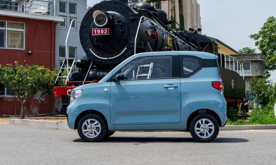 五菱宏光miniev使用真实感受,五菱宏光miniev是电车还是燃油车