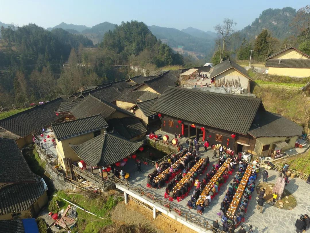 脱贫攻坚贡献彪炳史册,脱贫攻坚彪炳史册的伟大壮举