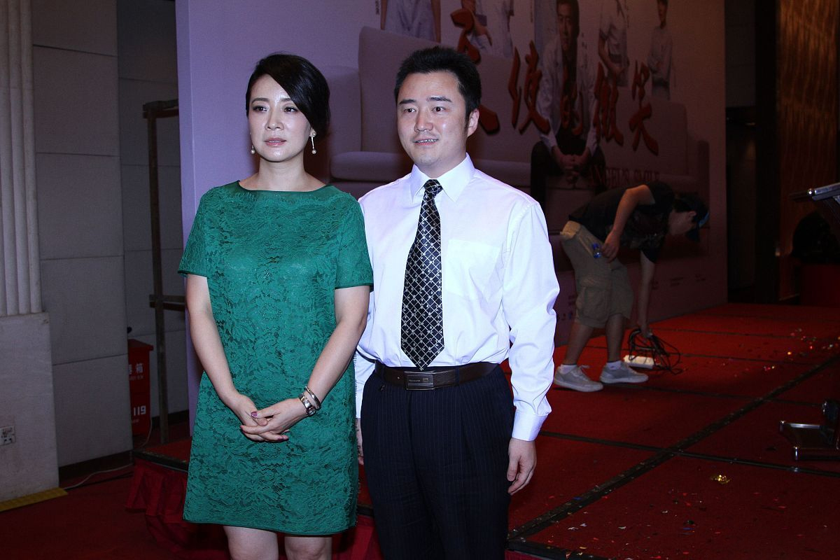 陈小艺大红裙图片,陈小艺穿什么衣服好看