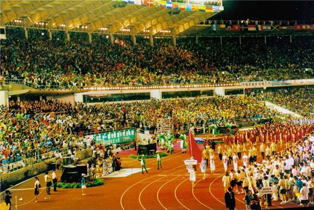 2年前“平民市长”张百发追悼会：北京市民自发赶来，送别老市长