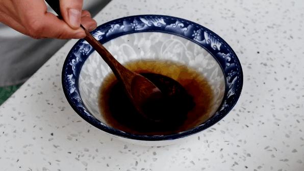 一碗面粉一种糖，教你做家庭版“红糖肚脐饼”，甜而不腻焦香酥脆