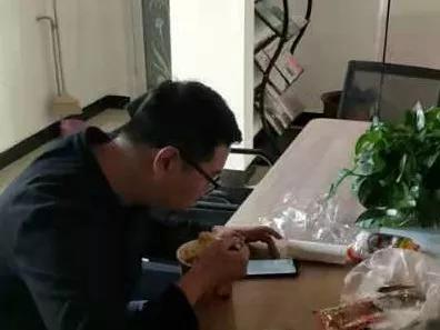 党委和政府在抗击疫情中的作为,防控疫情担当作为方面