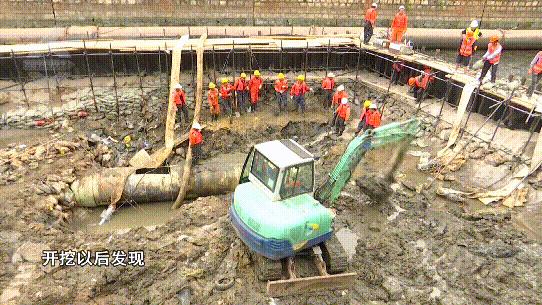 对挖断管线进行抢修,旧管道近几日抢修