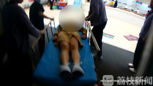 女护士输液死亡后续,女护士路上心肺复苏救人