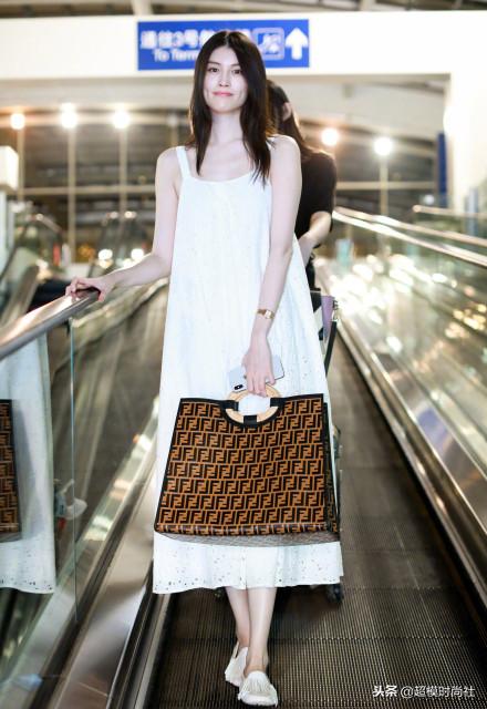 fendi皮草值得买吗,fendi走秀羽绒服