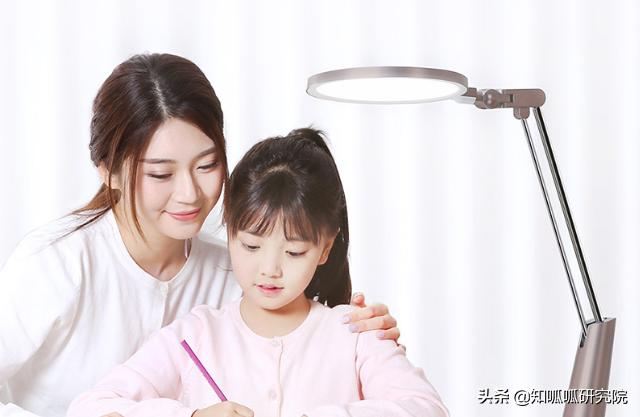 绫冲椋炲埄娴﹀拰灏忕背yeelight鍙扮伅,椋炲埄娴﹀拰yeelight鏅鸿兘鐏场