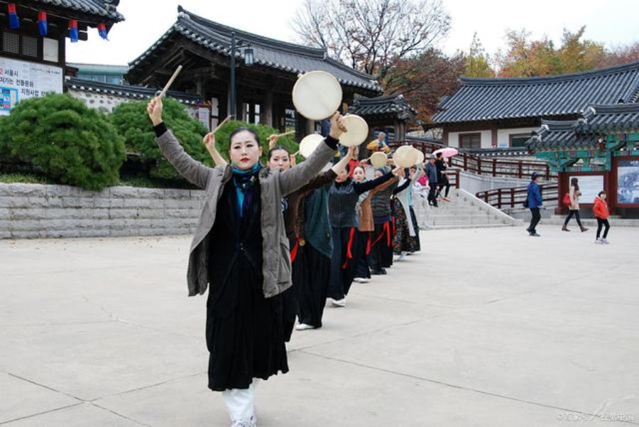 涓轰綍闈掑矝鎴愪负闊╁浗浜虹殑绉绘皯涔嬮兘,闈掑矝涓轰綍鎴愪负闊╁浗浜虹殑绉诲眳涔嬮兘
