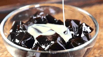 龟界百事通做的龟苓膏，煲前还要先玩火