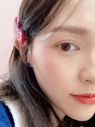 唐嫣穿橘色卫衣裙和罗晋甜蜜约会,36岁唐嫣被罗晋宠出了少女感