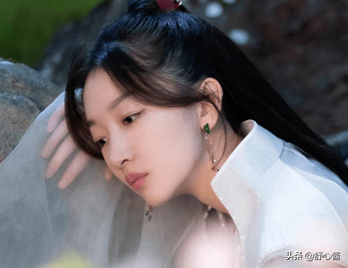 三金影后周冬雨为何会下凡拍电视,三金影后周冬雨真的有演技吗