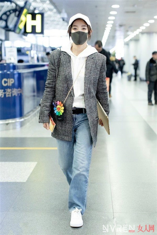 不同女明星的时尚街拍,女明星高清街拍