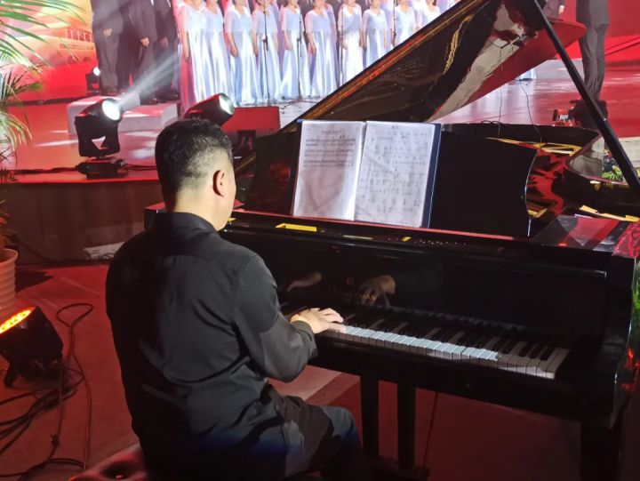 传递公益力量！丁丁租琴赞助建*党**100周年主题音乐会活动圆满举办