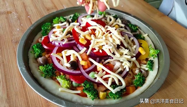 家庭版披萨的做法用什么面粉,简单一招学会披萨基础做法