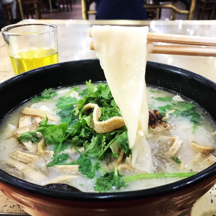 河南郑州正宗烩面在哪个位置,安阳郑州四厂烩面哪一家好吃