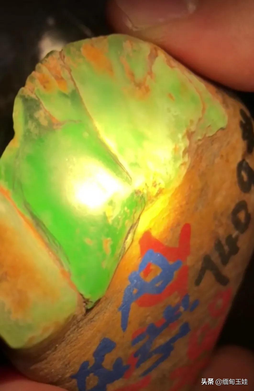 缅甸曼德勒精品翡翠原石赏析,曼德勒高端翡翠