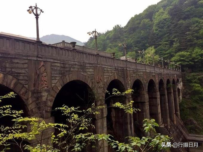 人间芳菲十月,人间四月芳菲尽硬笔楷书