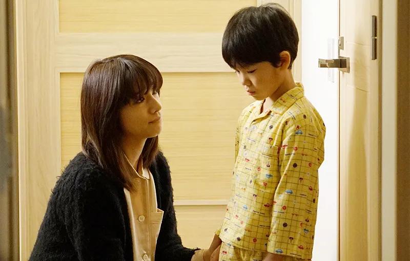 孩子网课看手机要怎么教育 (如何让孩子使用手机和网课)