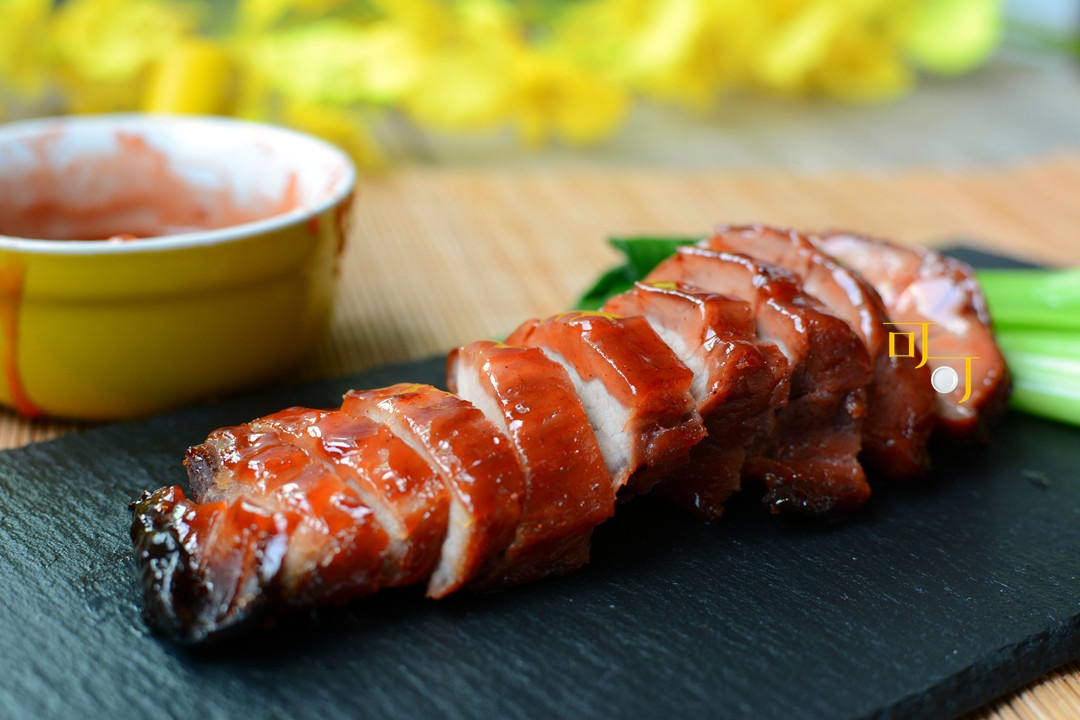 苏州华侨饭店附近美食,秘制酱汁叉烧饭
