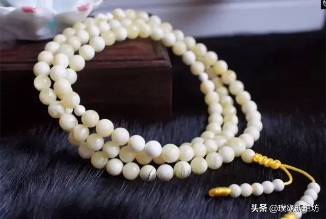 高品质的琥珀蜜蜡有哪些,常见的蜜蜡珠宝有哪些