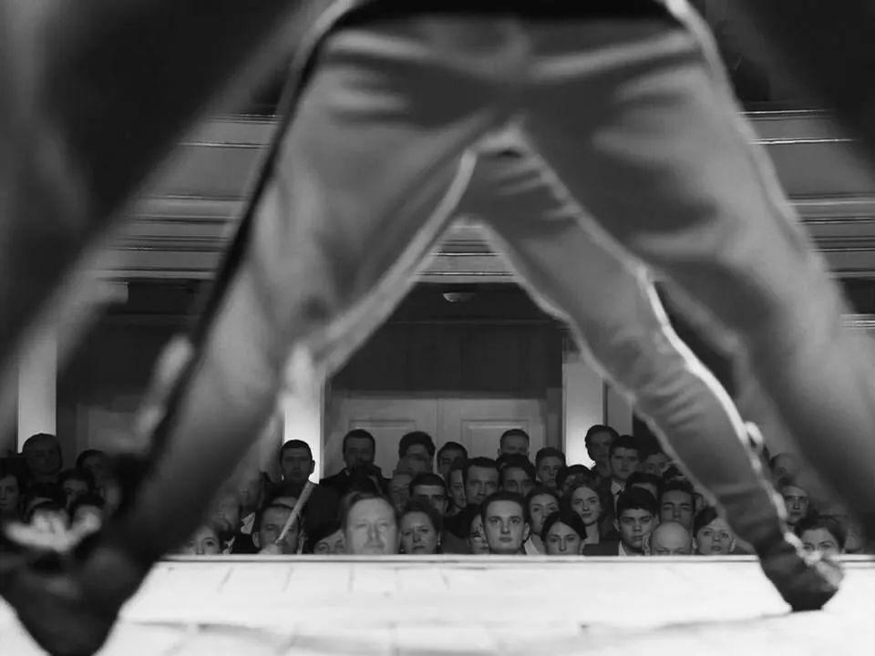 跨阶级的催泪爱情，《芳华》也没法和它比