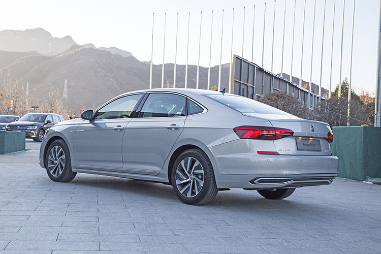 大众新能源制动系统报警,上汽大众油电混合帕萨特试驾