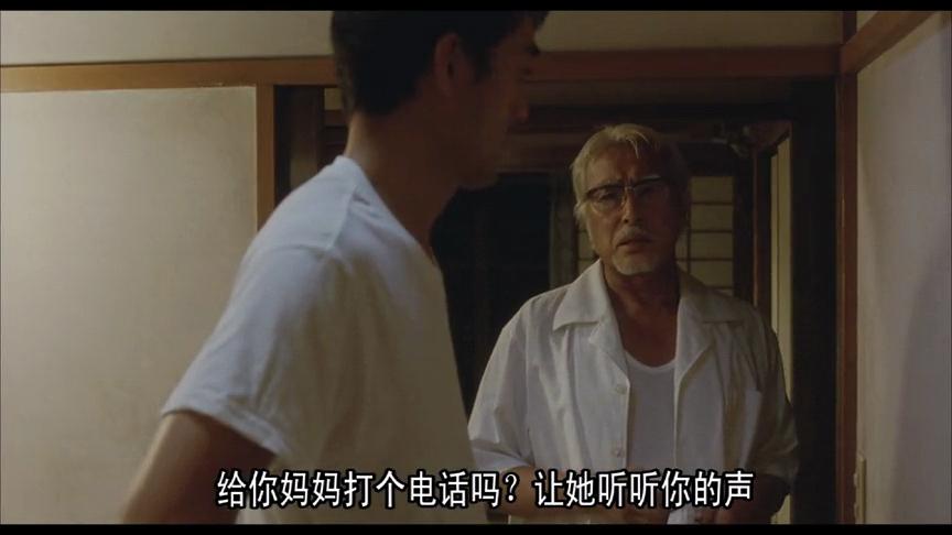 父子之间渐行渐远的背影,步履不停长路漫漫且行且珍惜