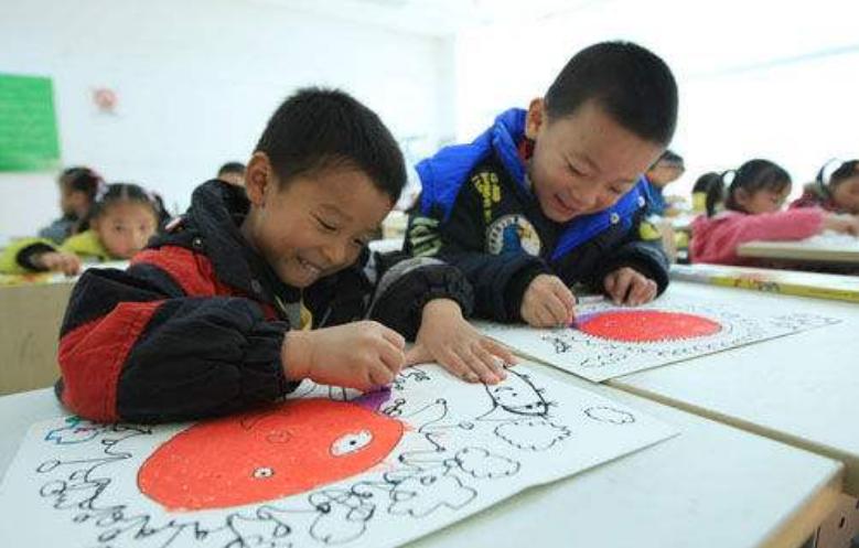 小学生神笔马良绘画作品一等奖,儿童智能绘画神笔马良