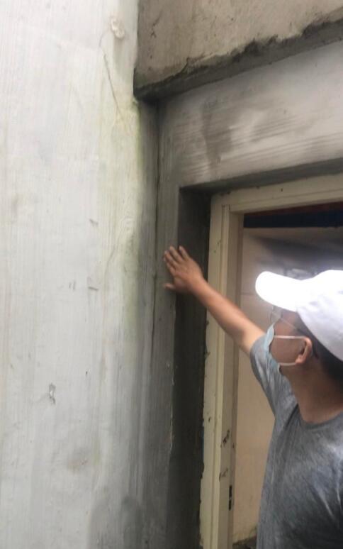 顶盛国际花园多处房屋漏水报修8个月无人管