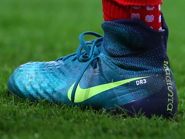 看鞋识人足球,看鞋识人跑步