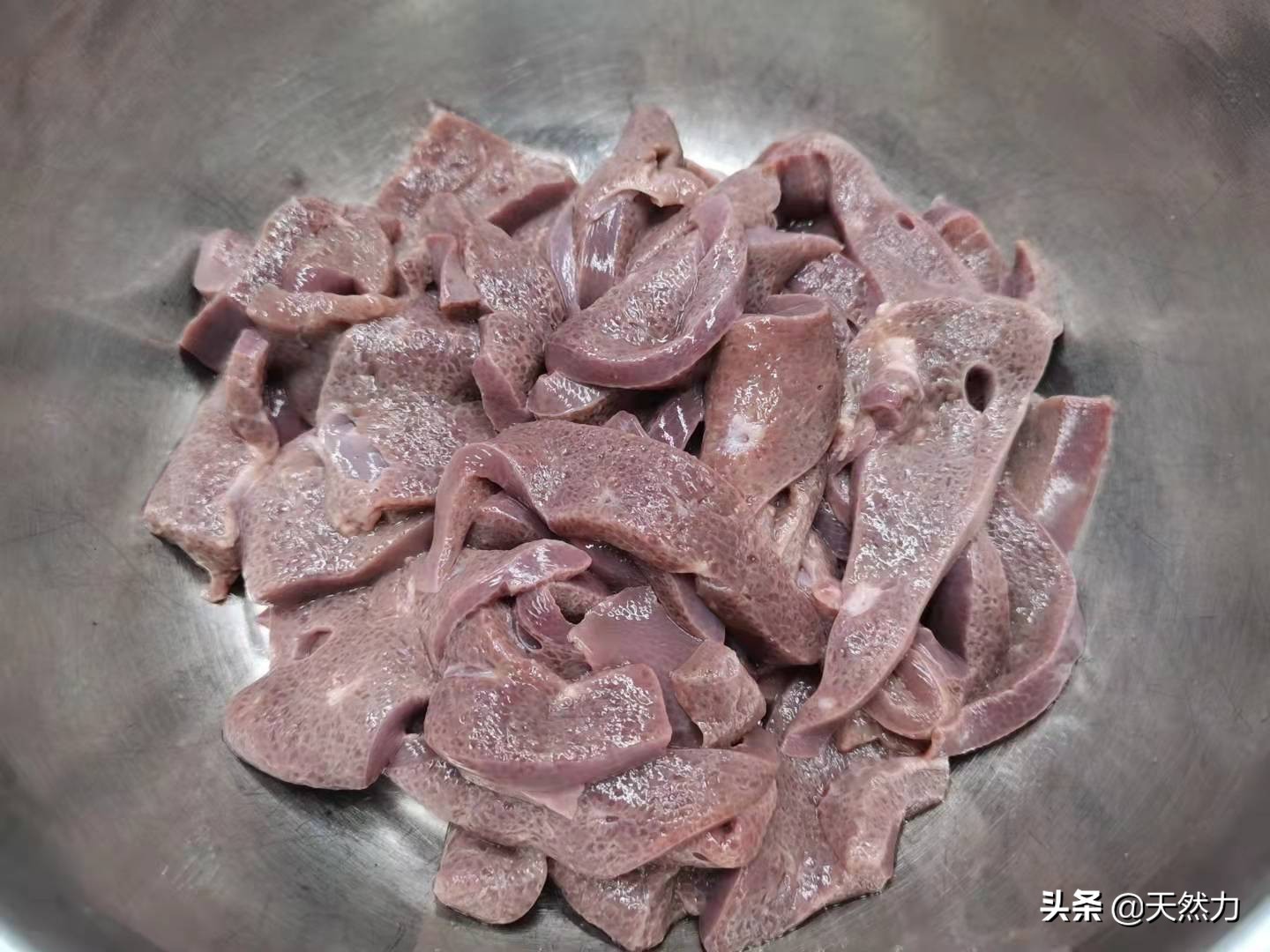 猪肝汤怎么做又嫩又不糊汤,猪肝汤要怎么做才脆爽