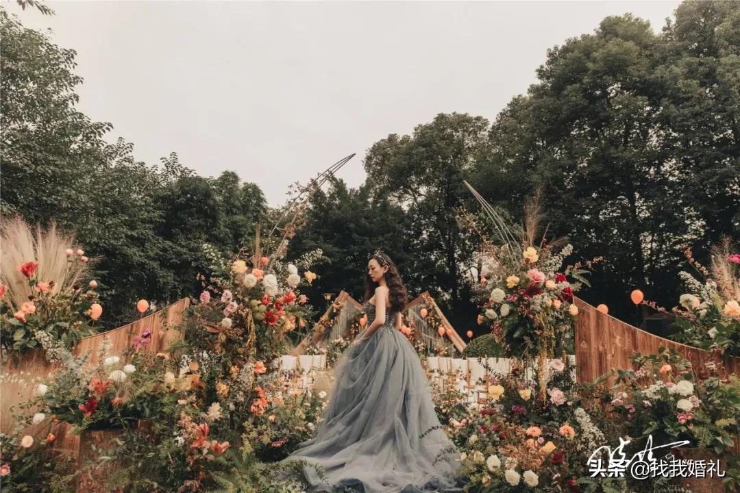 极简西式婚礼户外布置,法式复古婚礼户外效果