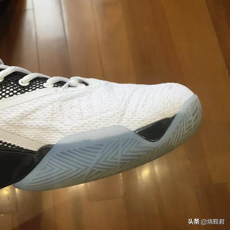 有可能是今年国产佳作之一，甚至可以去掉国产。匹克闪电2020简测