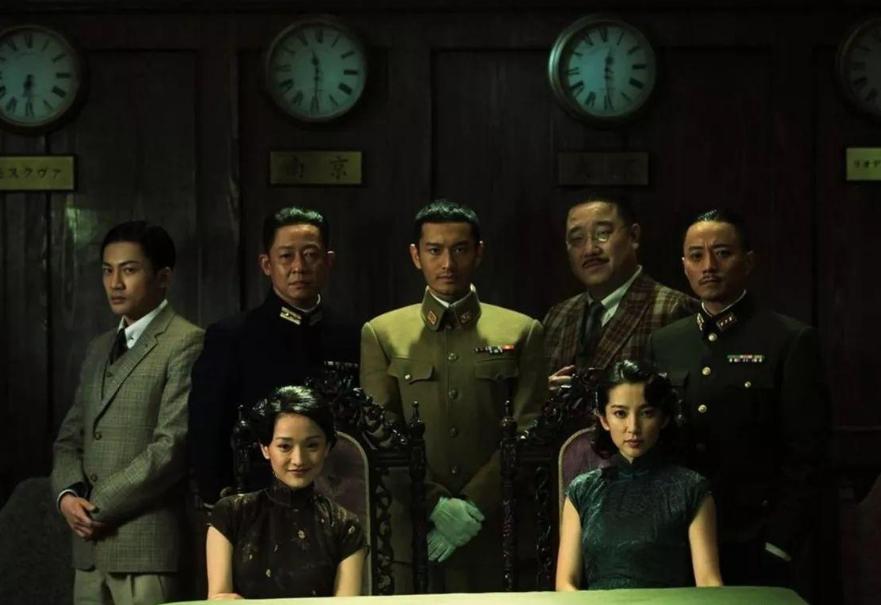 密室电影《4X4》：车主“钓鱼”偷车贼，一辆汽车变成了囚笼