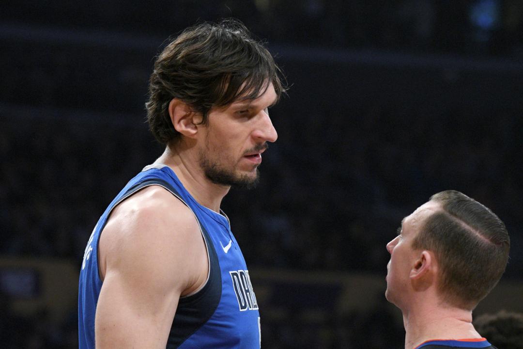 同意么?现役生错时代的球员,他被称为“球队核*器武**”