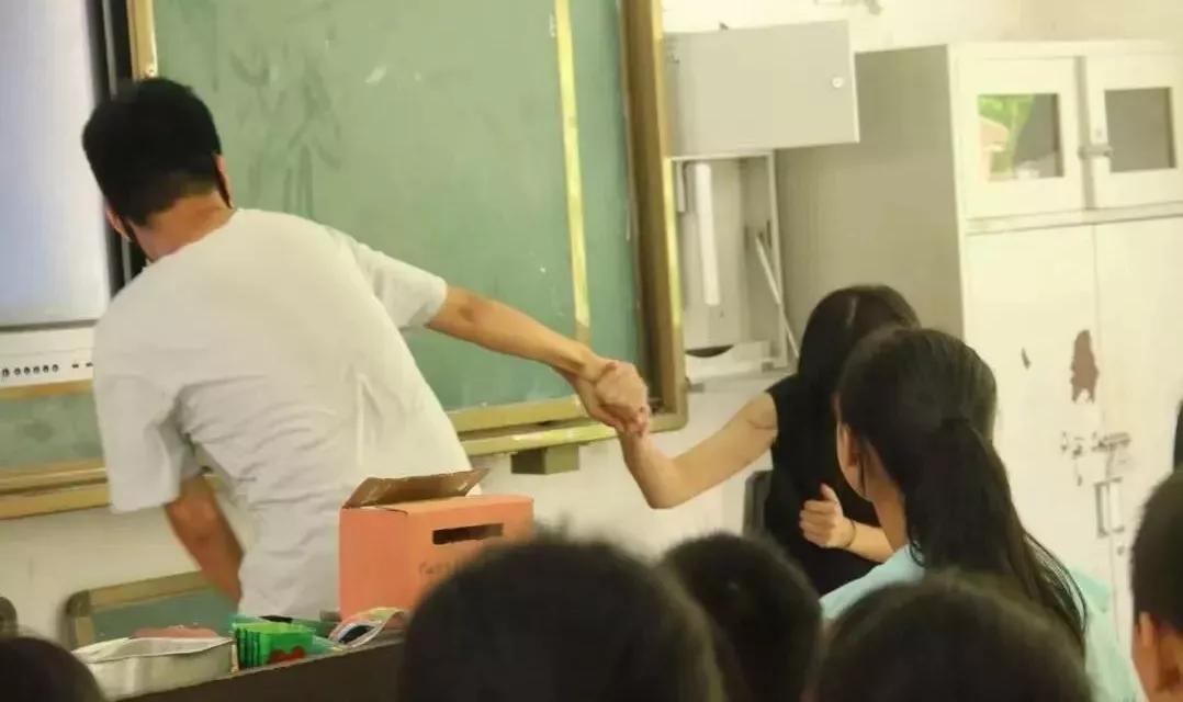 你有没有过教育熊孩子的经历,性教育和夏令营