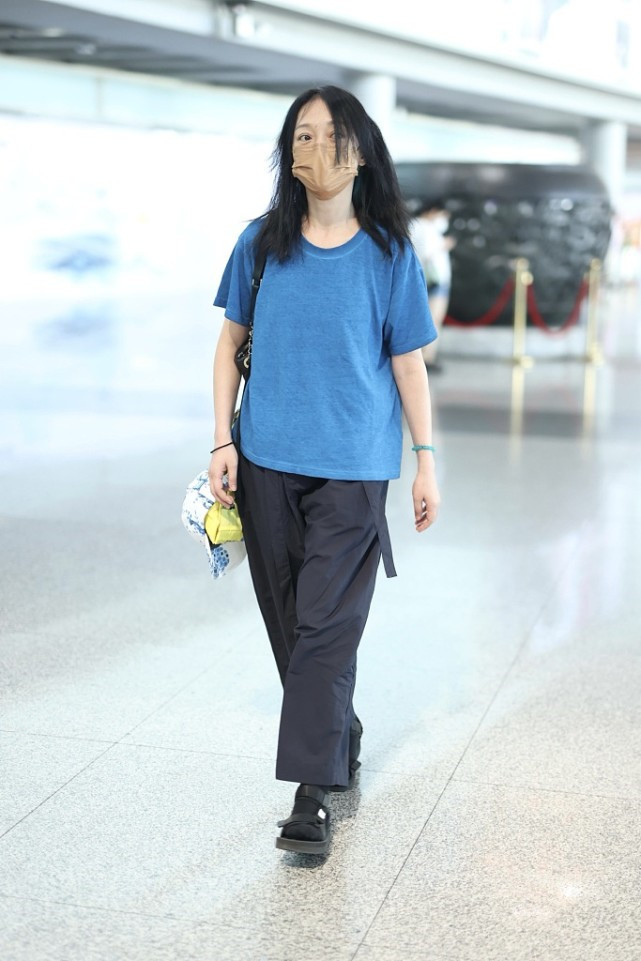 周迅的穿衣搭配图片大全,周迅穿衣打扮高级