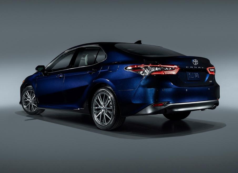 新款亚洲龙和凯美瑞哪个比较好,同级别的亚洲龙和凯美瑞对比