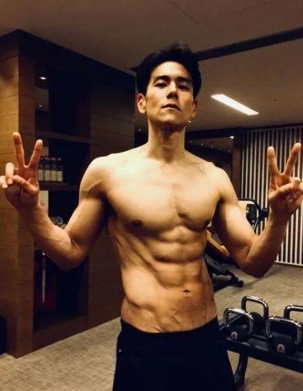 当李晨遇上范丞丞,李晨化身大黑牛现场