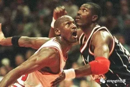 深蹲高级技巧21次训练法,深蹲训练器械标准动作