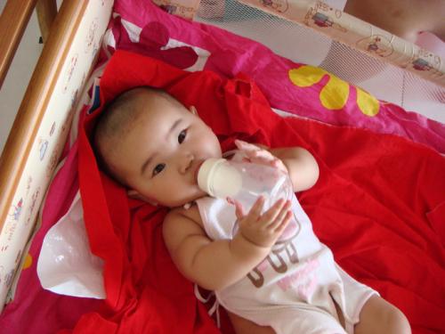 一个多月天使宝宝变睡渣宝宝,刚三个月就开口说话的天使宝宝