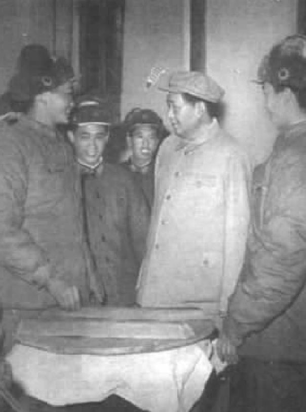 毛主席病逝，钮怀彬6次赴京送画诉衷情，*国锋华**为其题词“思源”