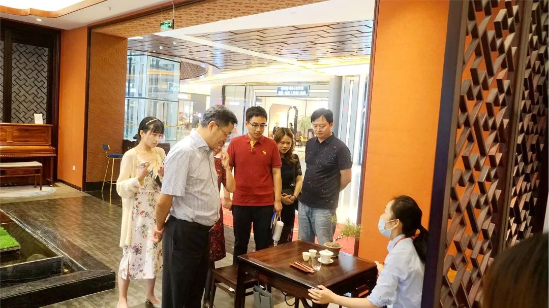 热烈欢迎集团领导莅临座谈会,热烈欢迎领导莅临参观交流