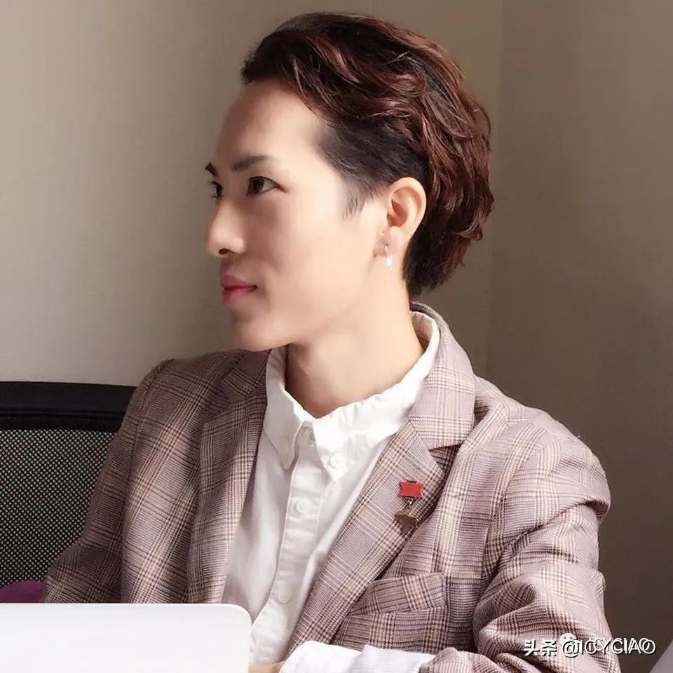 成衣定制最大的困难,对话95后白岩松视频