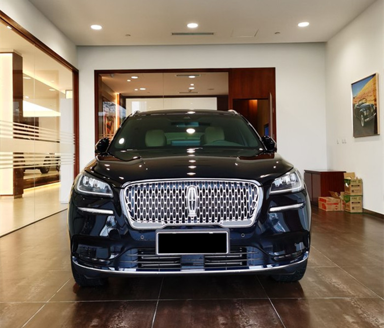 这款suv空间宽敞动力足你喜欢吗,这款豪华suv操控不输宝马